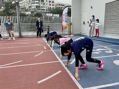 小学生体育器材店，专业提供各类体育用品，小学生体育器材展示