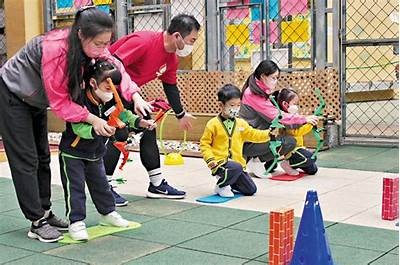 《小学积极更换新体育器材提升学生运动兴趣》，实验小学体育器材